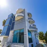 Modern With Wifi And Access By Pikhost شقة غوليم