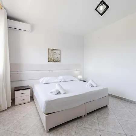 Modern With Wifi And Access Golem (Tirana)