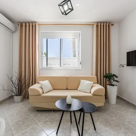 Modern With Wifi And Access By Pikhost * Голем