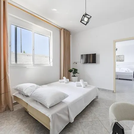 Modern With Wifi And Access