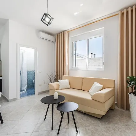 Modern With Wifi And Access