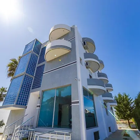 Modern With Wifi And Access Apartment Golem (Tirana)