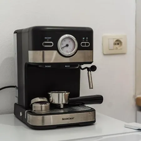 Appartement Modern With Wifi And Access By Pikhost